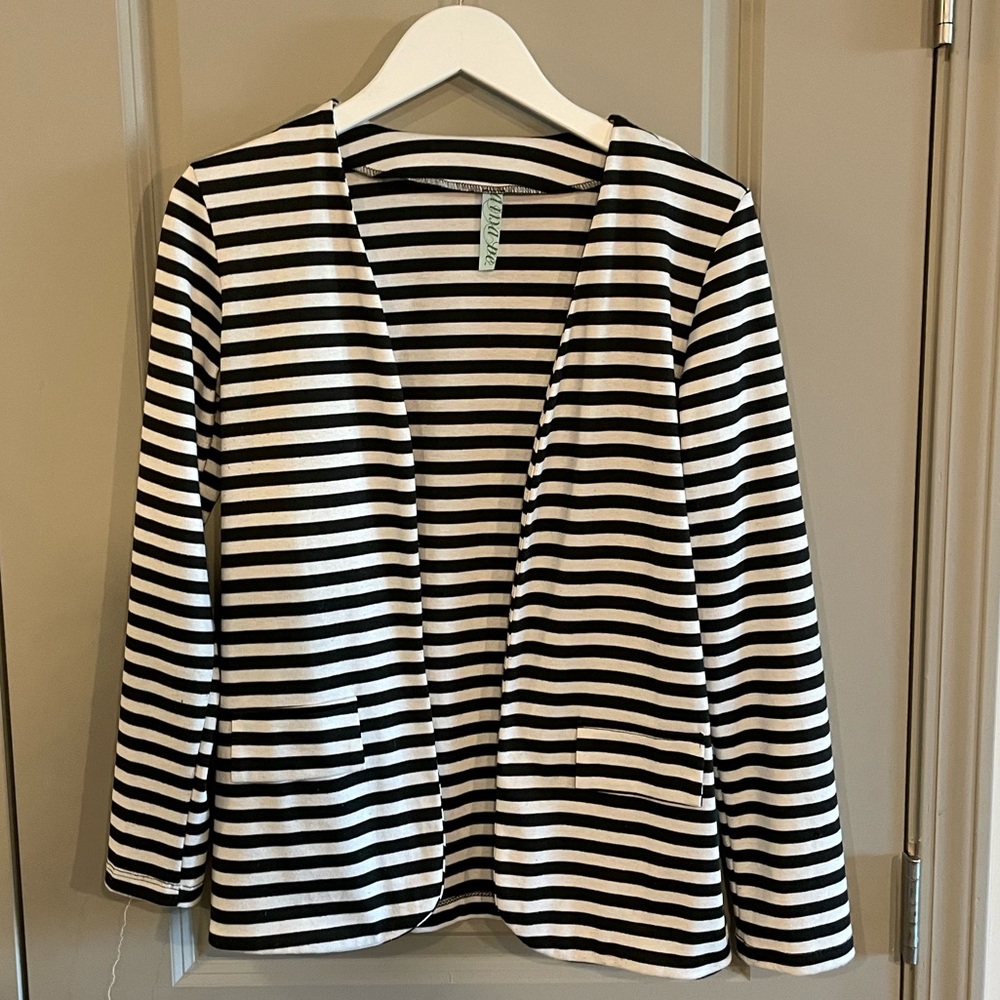 Medium Black and White Blazer